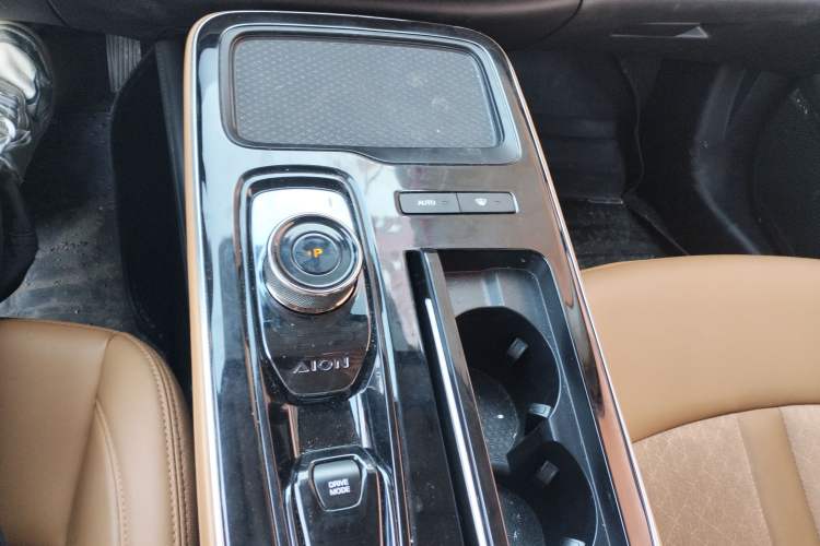 Used AION S 2023 Meizu 580 Lithium Iron Phosphate Gear Lever