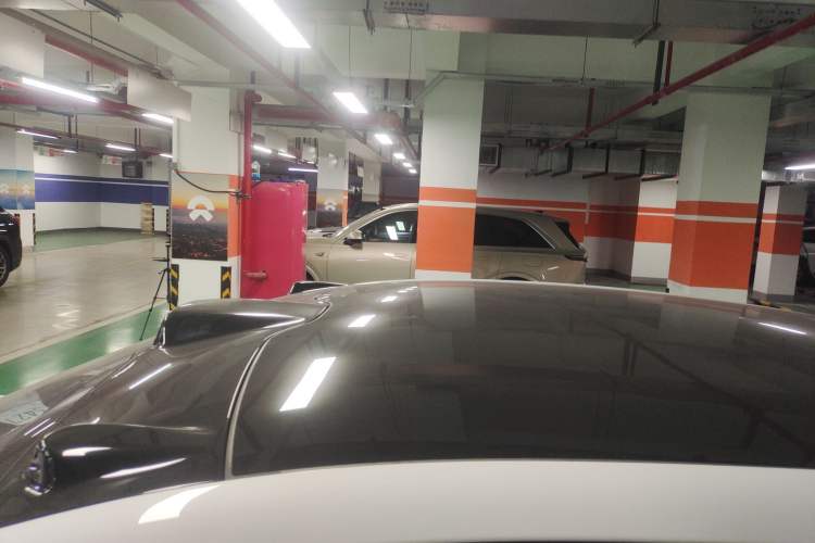 Used Nio ET9 2025 100 kWh Roof