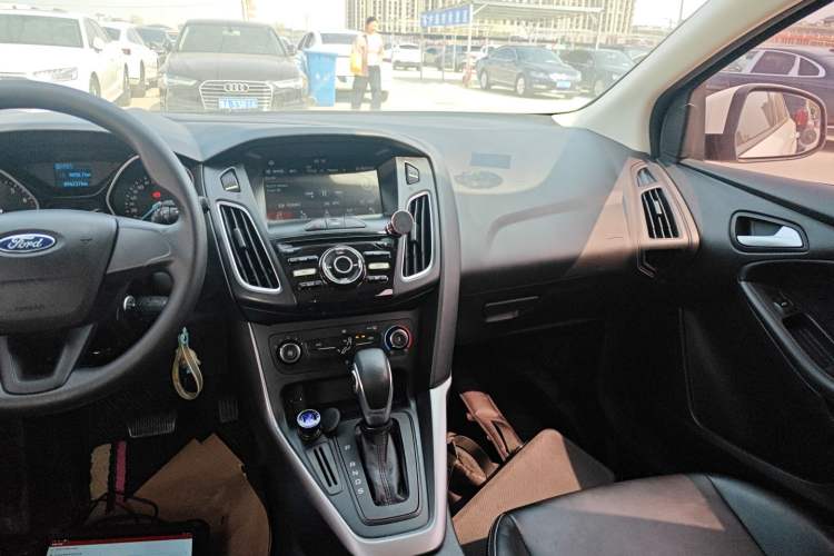 Used Ford Focus 2018 Hatchback Classic 1.6L Automatic Comfort Plus SmartDrive Edition