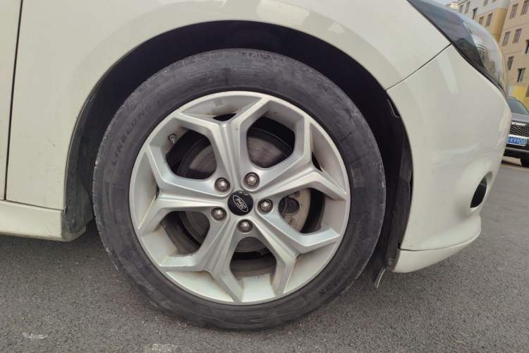 Used Ford Focus 2012 Hatchback 2.0L Automatic Luxury Sport Model