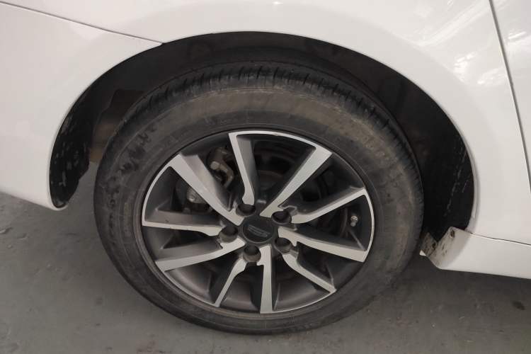 Used Geely Auto Emgrand 2019 Leading Edition 1.5L Manual Upgraded Connectivity Model China VI Standard
