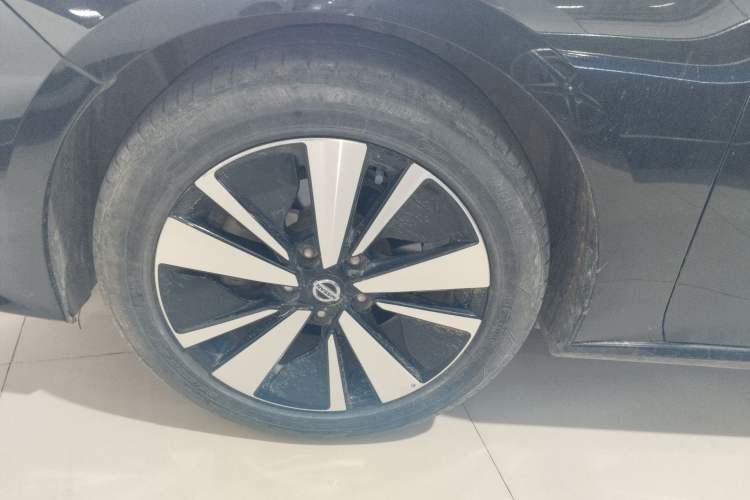 Used Nissan Teana 2021 2.0L XL Comfort Edition Left Front Wheel Hub