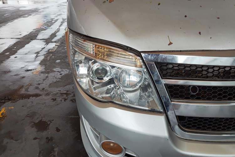 Used Foton Scenic 2014 2.5T Express Classic Long-Wheelbase Low-Roof Model 4J25TC
