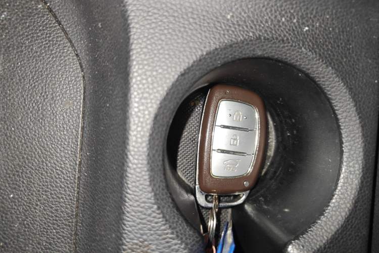 Used Hyundai ix25 2015 2.0L Automatic 4x4 Deluxe DLX