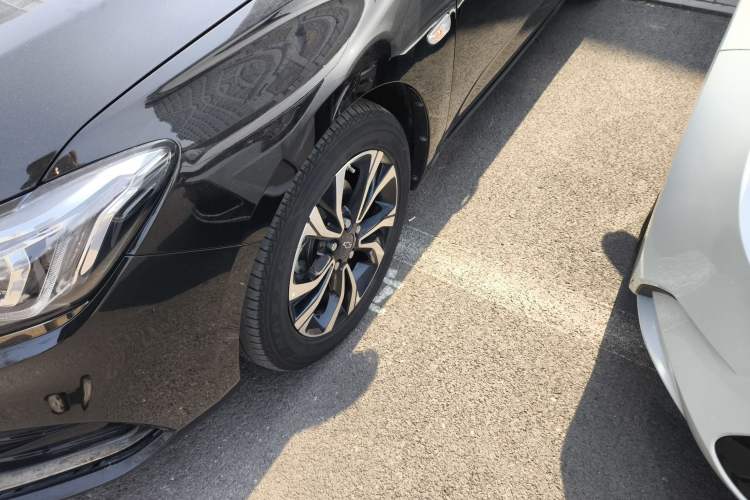 Used Chevrolet Monza 2022 Light Hybrid RS 330T Automatic Comfort Edition Left Front Wheel Hub