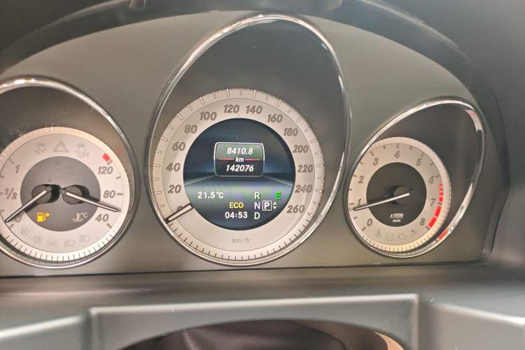 Used Mercedes-Benz GLK-Class 2014 GLK 200 Standard Model Odometer Close Up