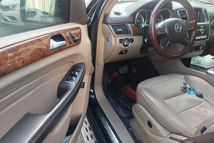 Used Mercedes-Benz M-Class 2014 ML 400 4MATIC Dynamic Model