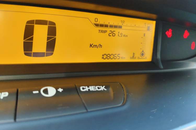 Used Citroen C-Quatre 2013 Facelifted CROSS 1.6L Automatic Odometer Close Up