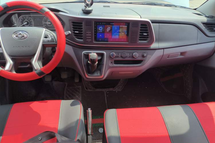 Used SAIC MAXUS Xintu V80 2024 Aotuntong Value Edition 6MT Short Wheelbase Ultra-Low Roof 127 Ps 5/6 Seats