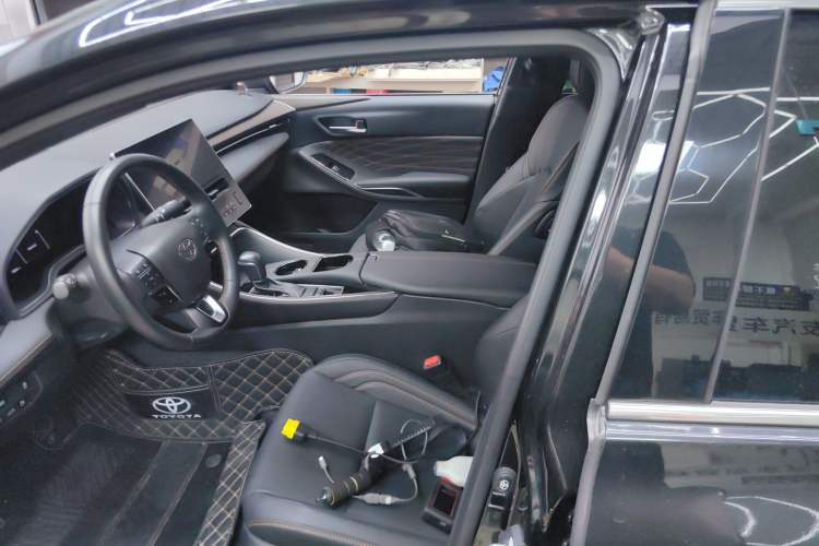 Used Toyota Avalon 2024 2.0L Premium Edition Left Front Seat