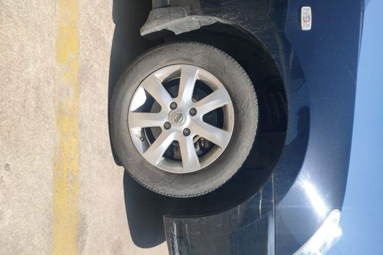 Used Nissan Sylphy 2012 Classic 1.6XE Manual Comfort Edition Right Front Wheel Hub