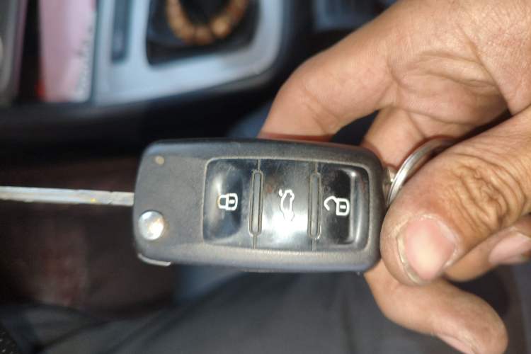 Used Volkswagen Lavida 2013 Revised Classic 1.6L Manual Fashion Edition
