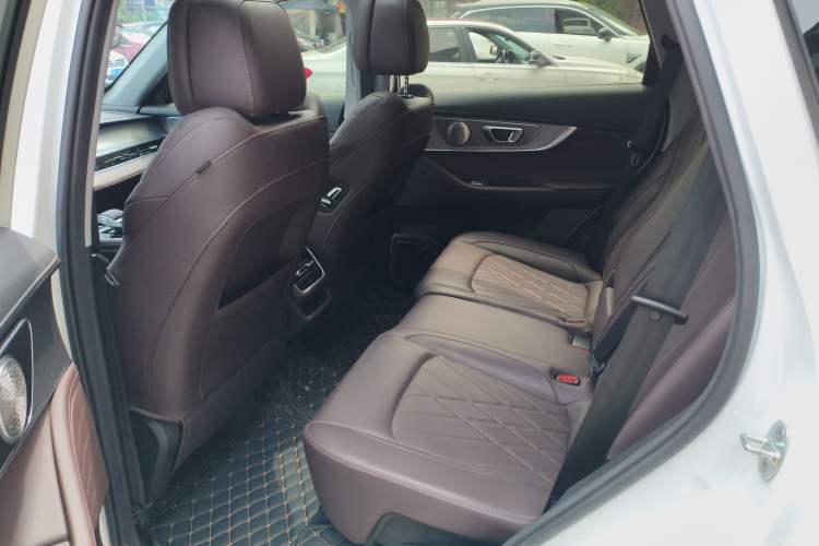 Used Chery Tiggo 8 PRO 2024 Champion Edition 390T Two-Wheel Drive Peak Version 5 Seats
