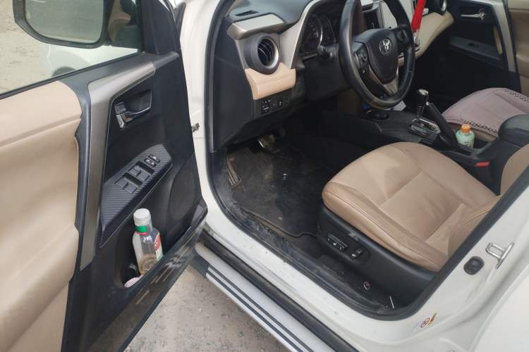 Used Toyota RAV4 2013 2.0L CVT Four-Wheel Drive New Edition
