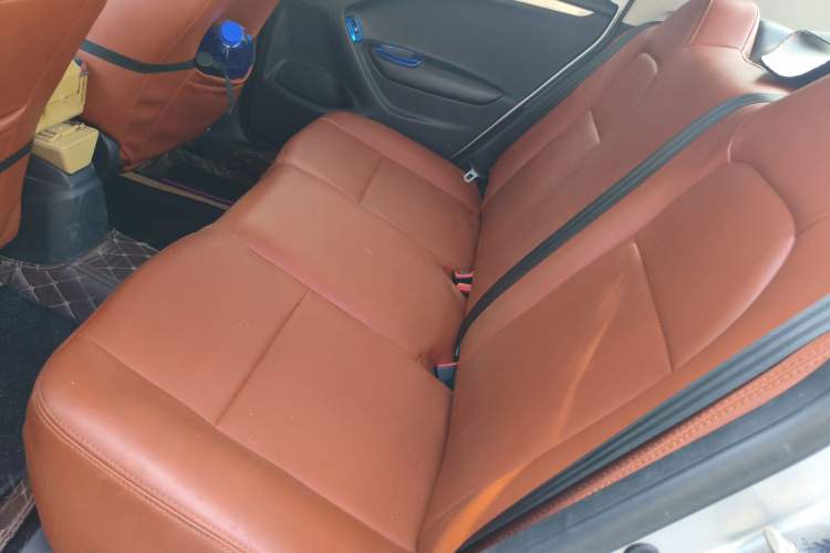 Used Citroen Elysee 2015 Zhishang Edition 1.6L Manual Fashion Model
