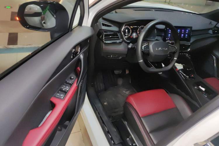 Used Lynk & Co 06 2020 1.5T JinPro model