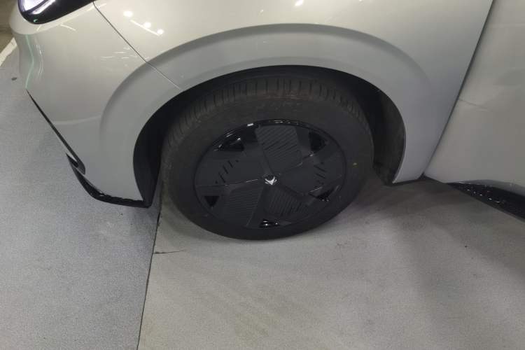 Used ARCFOX T1 2025 Model 425 PRO
