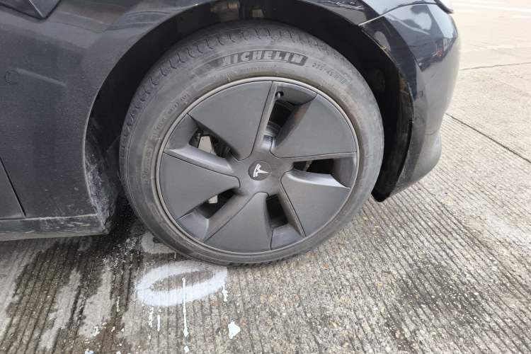 Used Tesla Model 3 2022 Rear-Wheel-Drive Version Right Front Wheel Hub