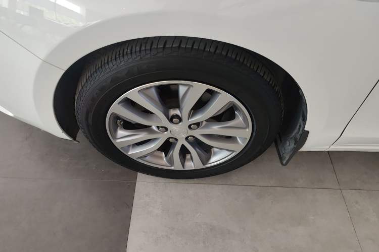 Used Buick GT 2021 1.3T Automatic Mild Hybrid Elite Version Left Front Wheel Hub