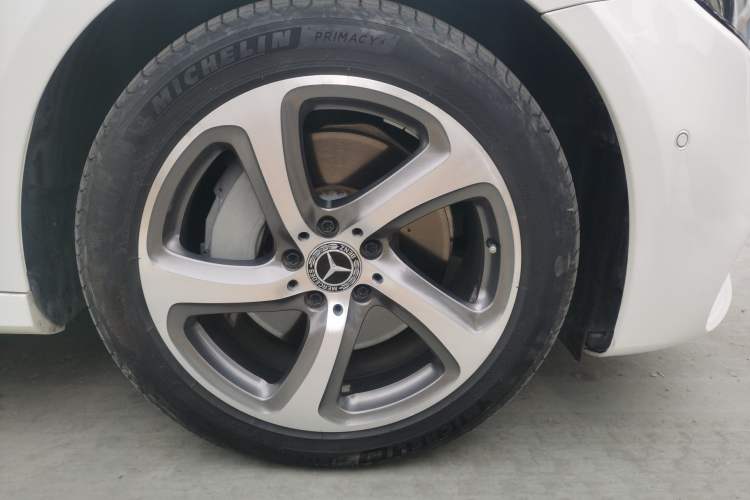 Used Mercedes-Benz E-Class 2018 Restyled E 300 L Sporty and Stylish Edition
