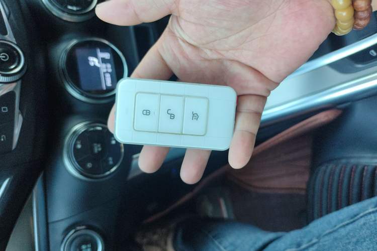 Used BYD Song New Energy 2017 Song DM 1.5TID All-Wheel Drive Prestige Model Vehicle Key