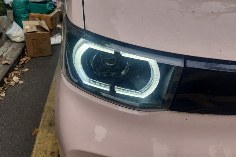 Used Wuling Hongguang MINIEV 2022 Macaron Premium Model – Lithium Iron Phosphate Right Front Headlight