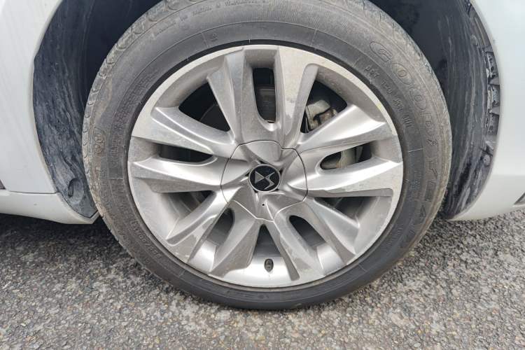 Used DS 5 2014 1.6T Luxury Edition THP160