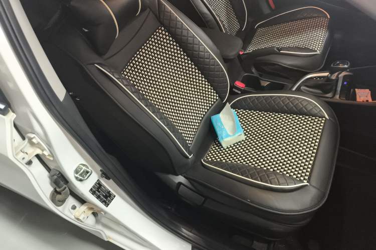 Used Hyundai Celesta 2017 1.6L Automatic Enjoyment Version GLS