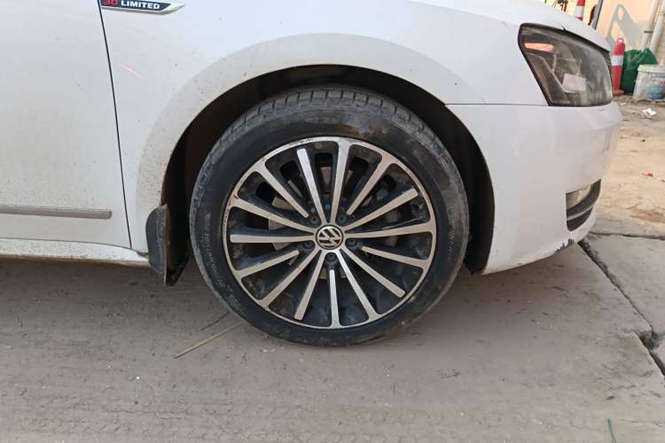 Used Volkswagen Passat 2014 1.8TSI DSG 30th Anniversary Edition
