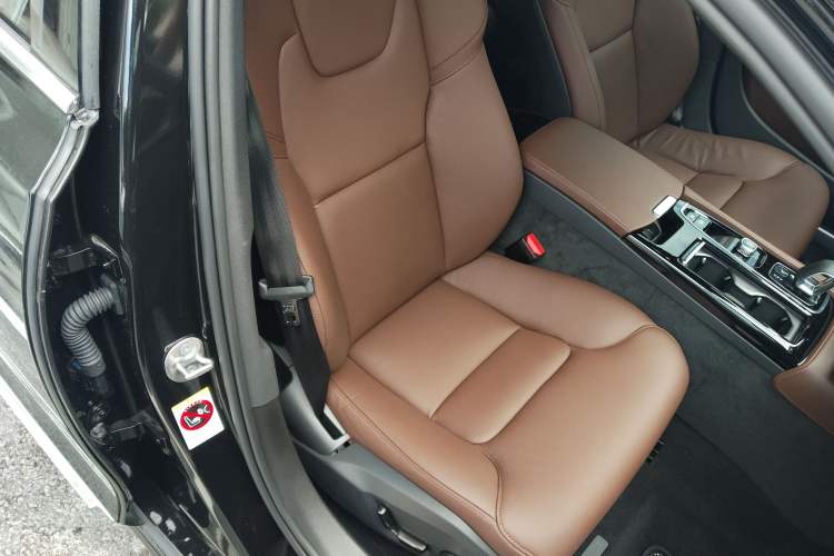 Used Volvo S90 New Energy 2025 Plug-in Hybrid Four-Wheel Drive Long-Range Zhiyi Luxury Edition Right Front Seat