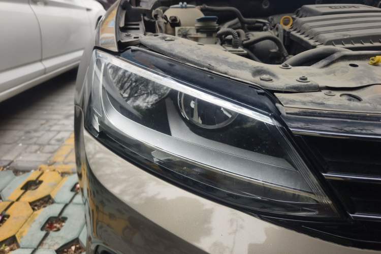 Used Volkswagen Sagitar 2015 1.6L Manual Comfort Model