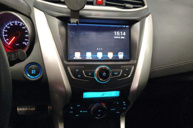 Used BYD Yuan New Energy 2018 EV360 Smart Connected Cool Model