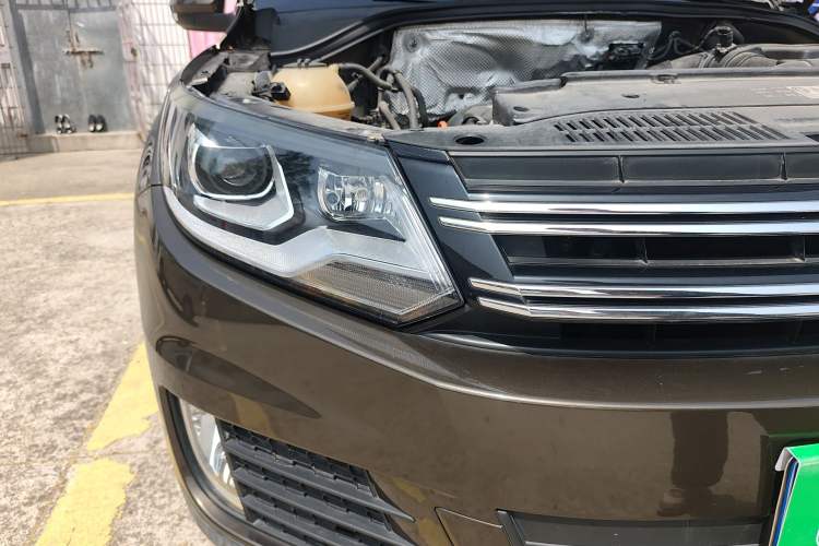 Used Volkswagen Tiguan 2013 1.8TSI Automatic Two-Wheel Drive Trend Edition Right Front Headlight