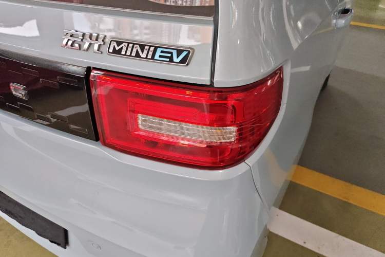 Used Wuling Hongguang MINIEV 2020 Freedom Version Lithium Iron Phosphate Right Rear Taillight