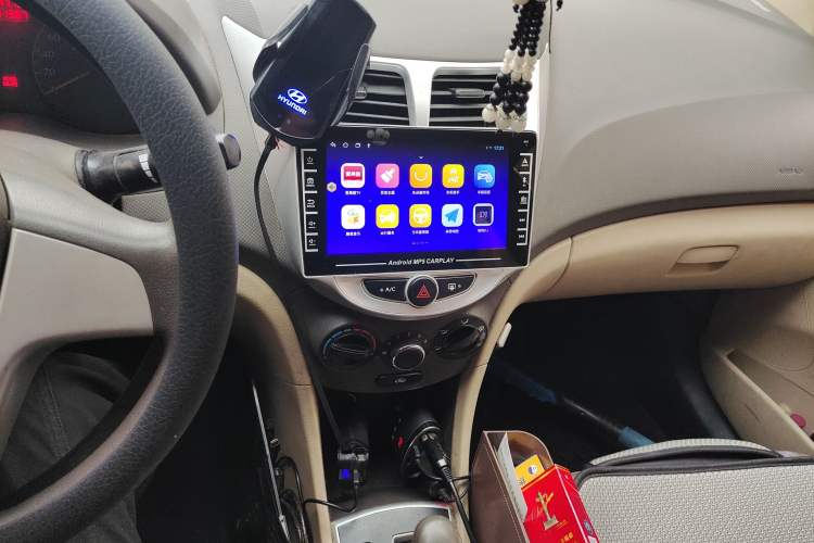 Used Hyundai Verna (older generation) 2010 Sedan 1.4L Automatic Comfort Model GS Audio And AC Panel