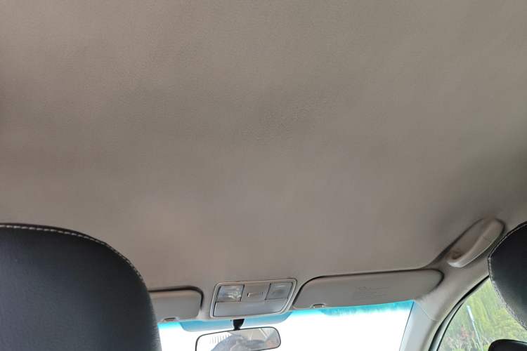 Used Kia K2 2012 Sedan 1.4L MT GLS Commemorative Edition
