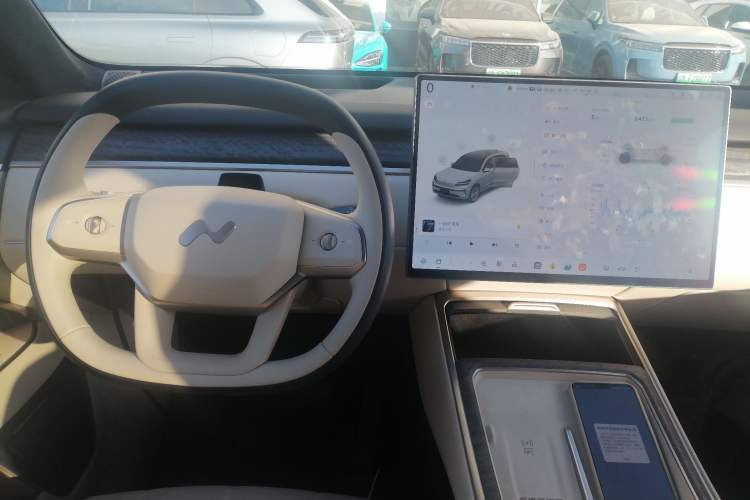 Used ONVO Luxeed L90 2025 Model—Ultra Six-Seater Version