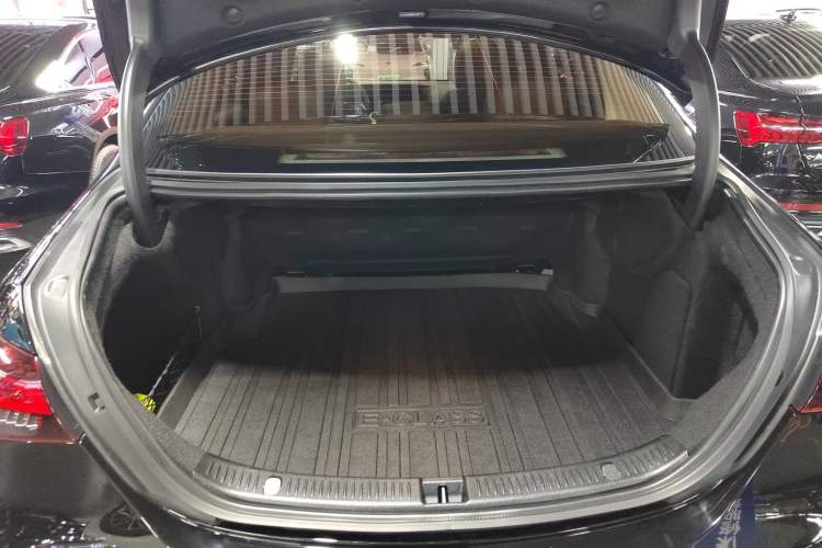 Used Mercedes-Benz E-Class 2022 Second Facelift E 260 L