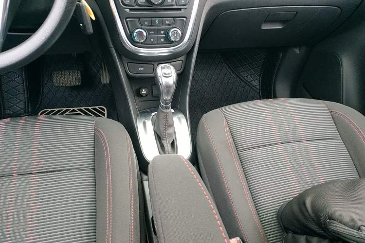 Used Buick Encore 2015 1.4T Automatic Two-Wheel Drive Urban Elite Version