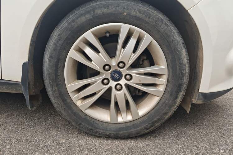 Used Ford Focus 2012 Sedan 1.6L Manual Comfort Model