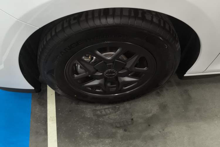 Used BYD Seal 05 DM-i 2025 DM-i Smart Drive 55KM Luxury Model Left Front Wheel Hub