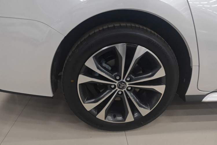 Used Toyota Granvia 2026 Model 2.5L Hybrid Prestige ULTRA Edition