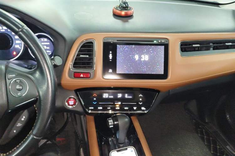 Used Honda Vezel 2015 1.8L CVT 2WD Luxury Model

