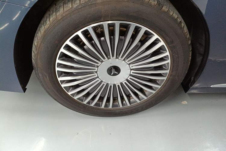 Used VOYAH Dream 2025 PHEV Four-Wheel-Drive Flagship Kunpeng Edition Right Rear Wheel Hub