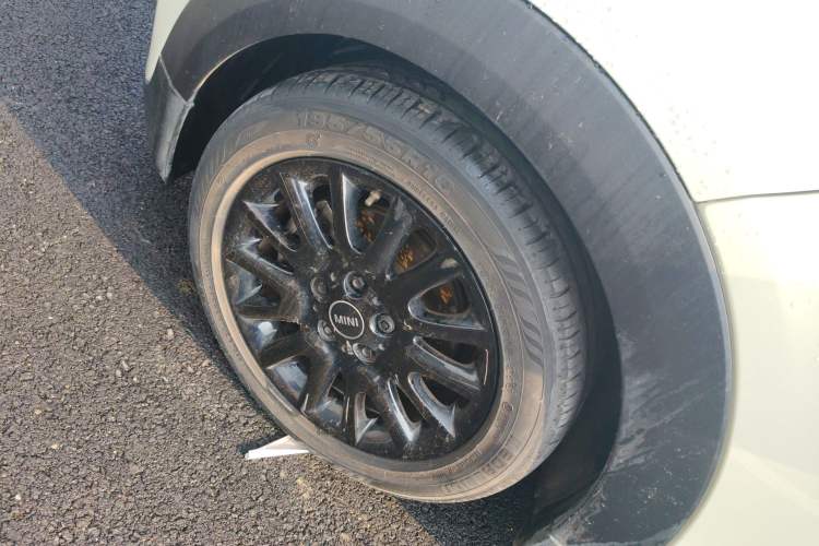 Used MINI 2019 1.5T ONE PLUS Five-Door Edition Left Front Wheel Hub