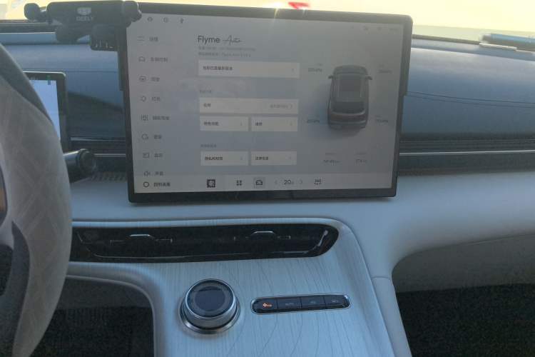 Used Geely Galaxy E5 2024 530 km Exploration+ Version Audio And AC Panel