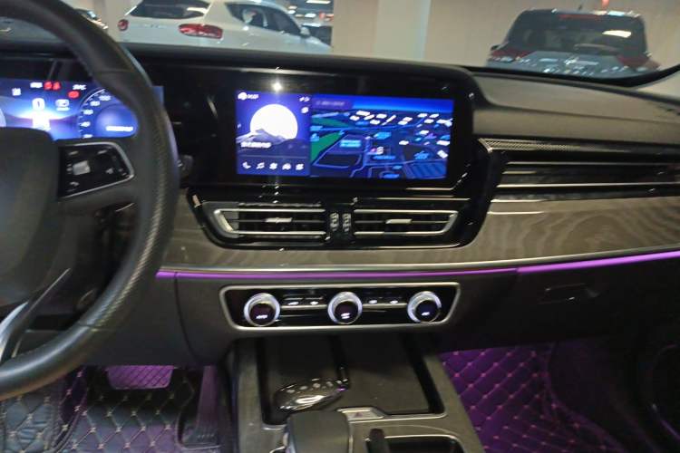 Used Hongqi HS5 2023 2.0T Four-Wheel Drive Flagship Pro Edition Audio And AC Panel