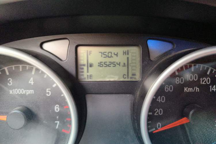 Used Jinbei Zhishang S30 2014 1.5L Manual Elite Model Odometer Close Up