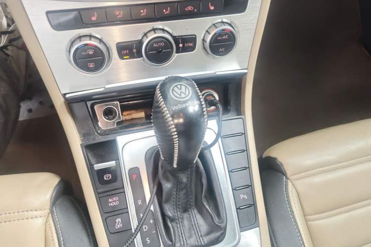 Used Volkswagen FAW-Volkswagen CC 2013 1.8TSI Prestige Model Gear Lever