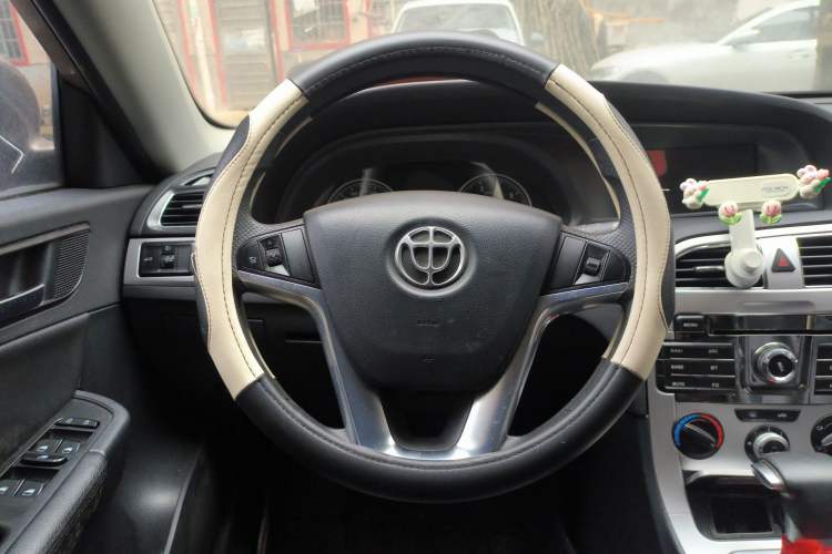 Used Brilliance H530 2017 1.6L Automatic Comfort Model Steering Wheel